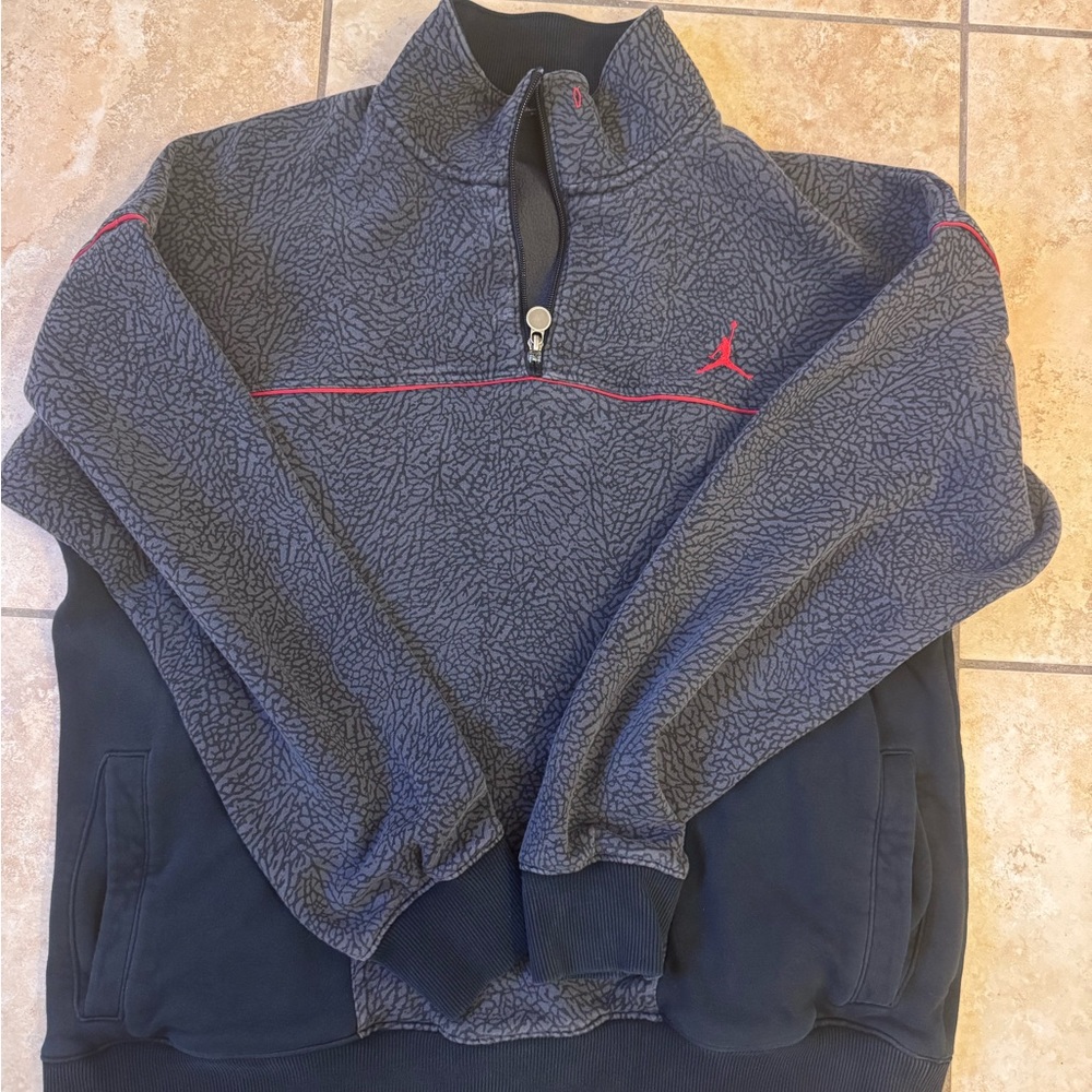 Jordan Men's Gray and Black Sweater